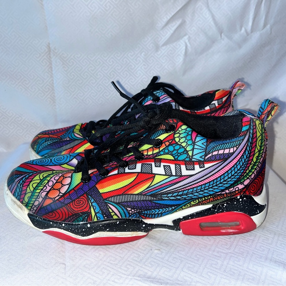 Women’s Colorful Shoes Sneakers Size 5.5